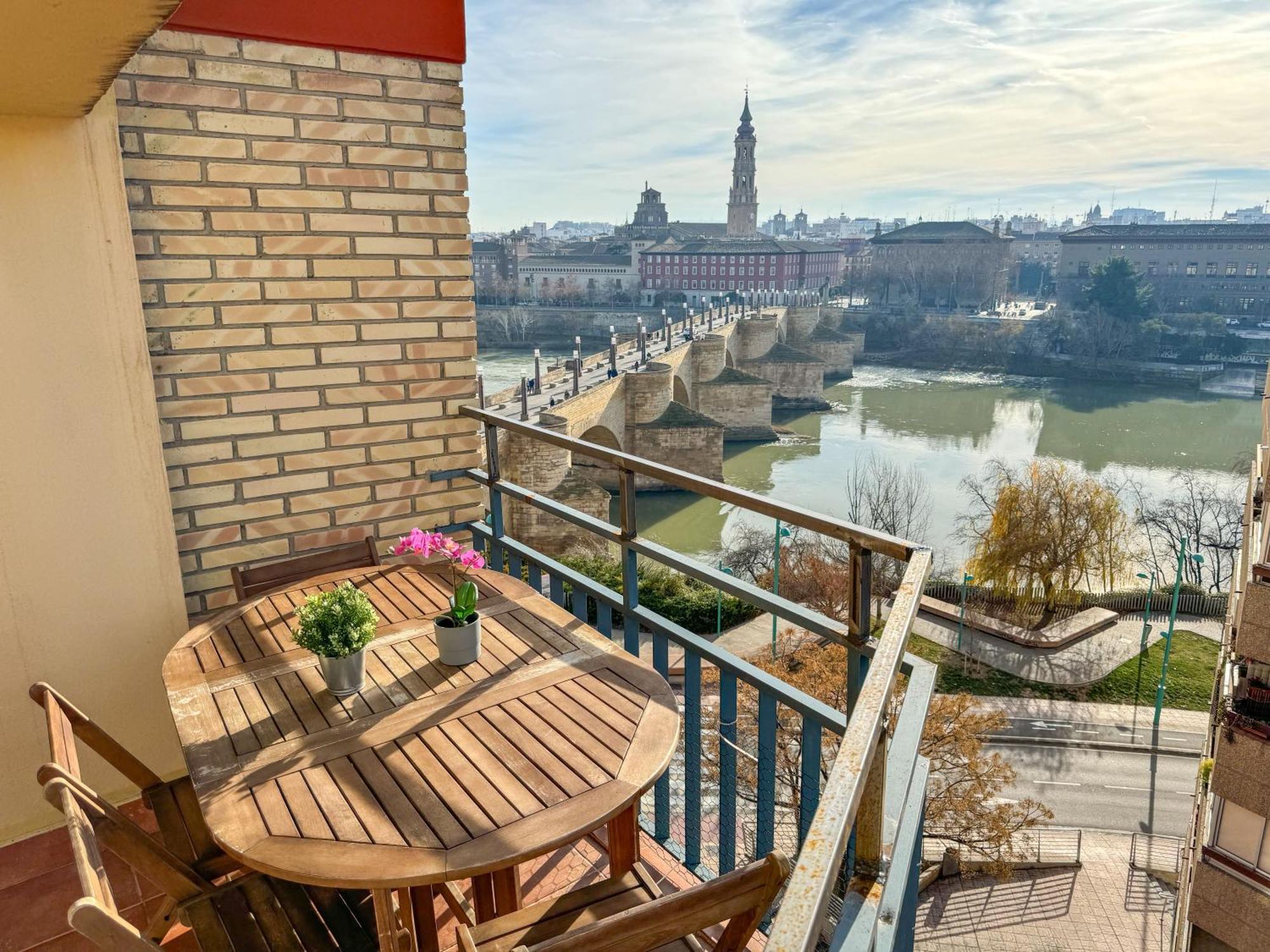El Puente Del Pilar Comotucasa サラゴサ エクステリア 写真