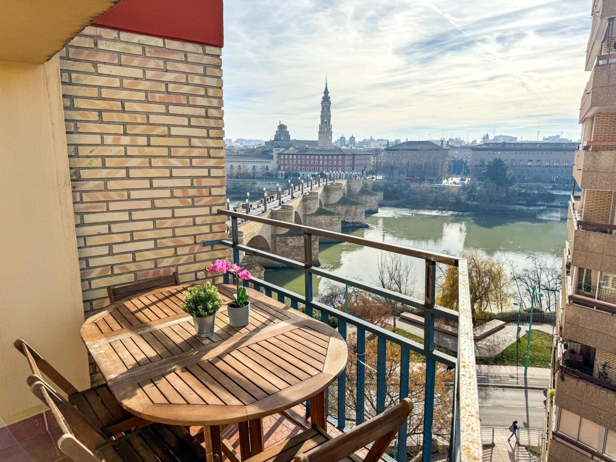 El Puente Del Pilar Comotucasa サラゴサ エクステリア 写真
