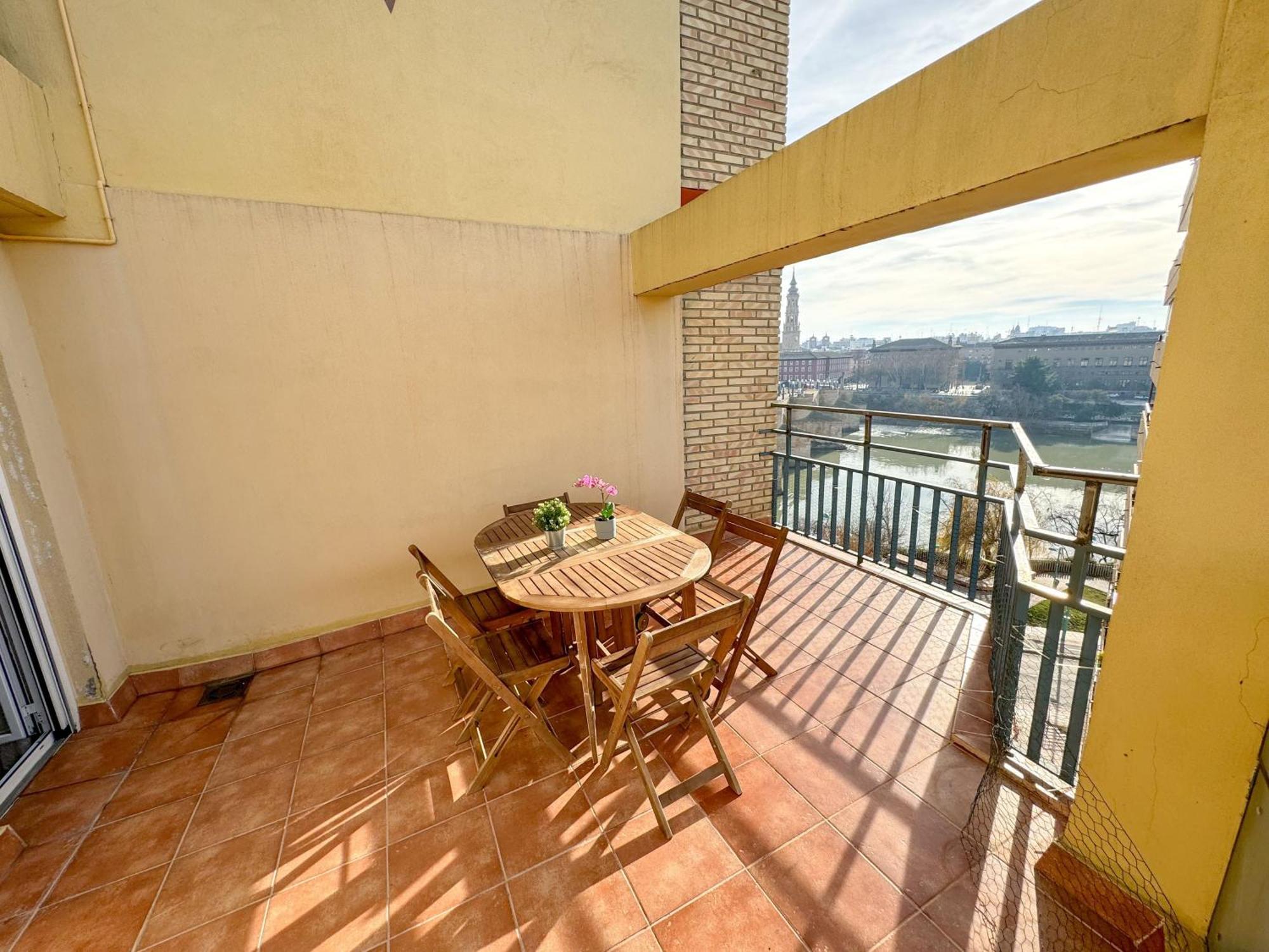 El Puente Del Pilar Comotucasa サラゴサ エクステリア 写真