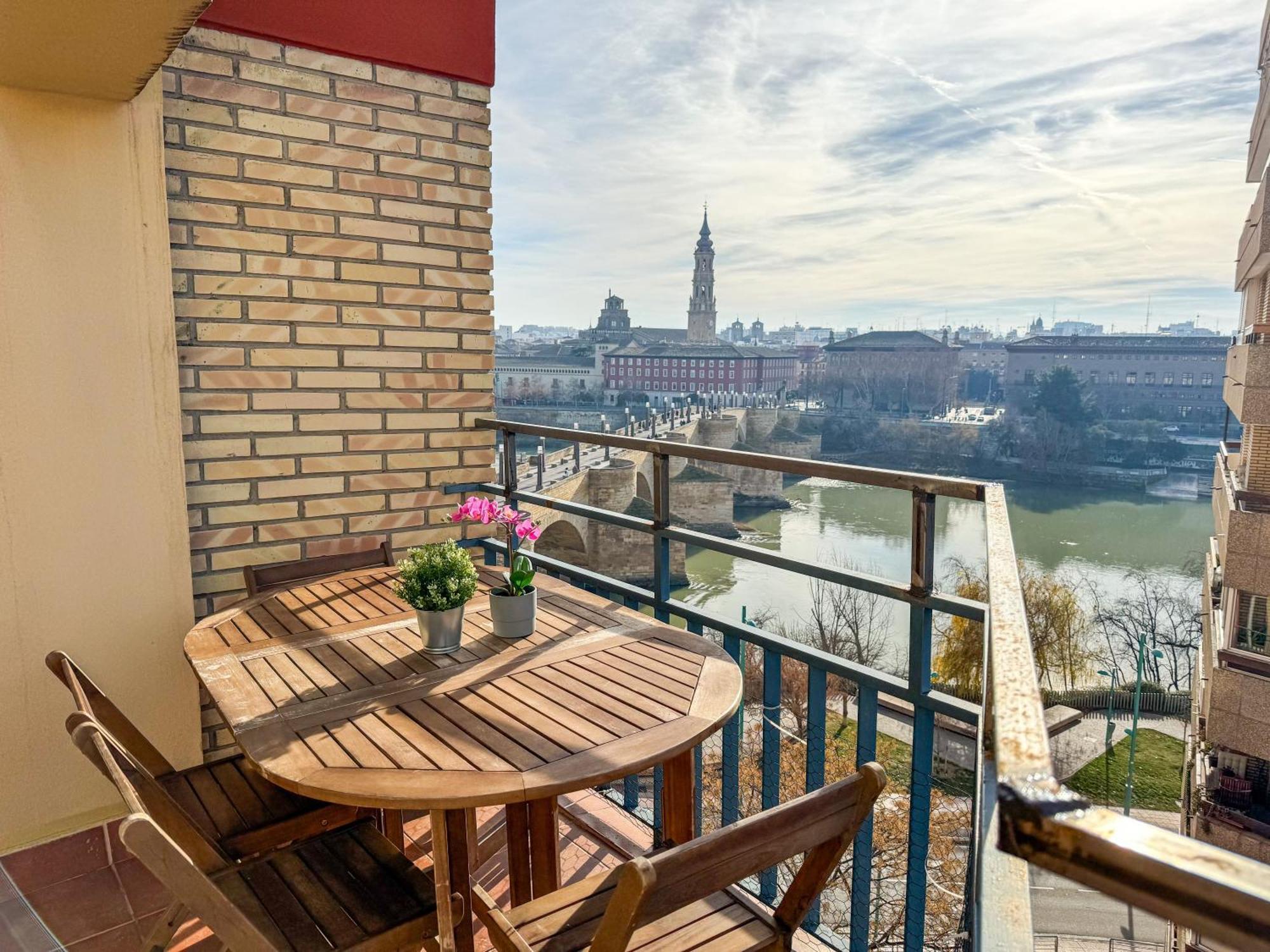 El Puente Del Pilar Comotucasa サラゴサ エクステリア 写真